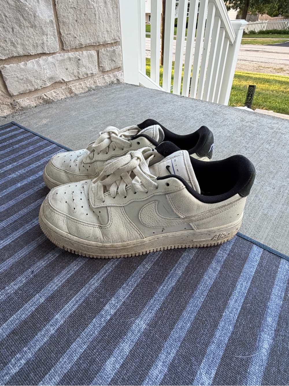 Nike Kids Cream & Black Low-Top Sneakers